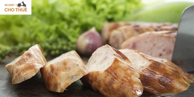 Thưởng thức nem chả nướng đậm đà – lựa chọn số 1 cho câu hỏi ăn gì ở Mũi Né!