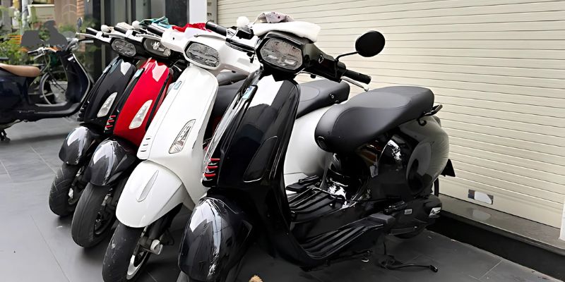 BLVCK Motorbike chi nhánh Lê Văn Lương có cho thuê xe Vespa theo ngày và tuần