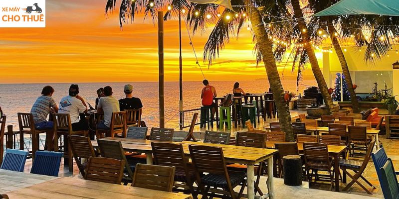 Dạo bước trên "Phố Tây" nhộn nhịp, trải nghiệm không khí Phan Thiết về đêm