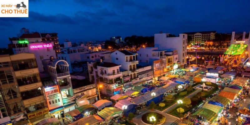 Không khí nhộn nhịp tại chợ đêm, trải nghiệm không thể thiếu khi Phan Thiết về đêm
