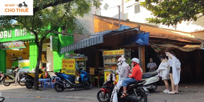 Khu ẩm thực trên đường Vạn Kiếp