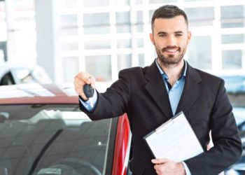 Thuê xe máy hay thuê xe ô tô