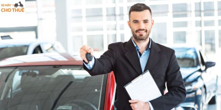 Thuê xe máy hay thuê xe ô tô