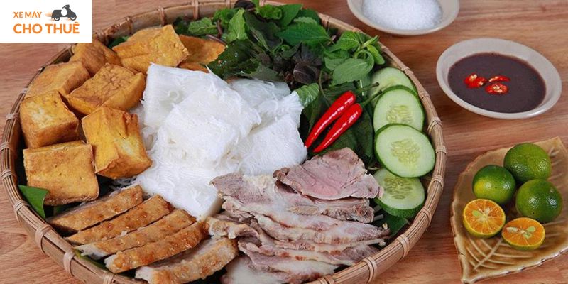 Mẹt bún đậu hấp dẫn, một trải nghiệm thú vị khi khám phá ăn gì ở Sài Gòn