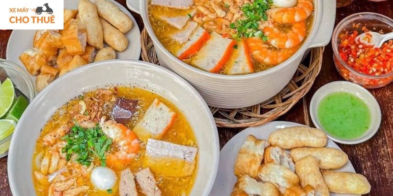Ăn gì ở Sài Gòn vào ngày mưa? Bánh canh nóng hổi là lựa chọn tuyệt vời