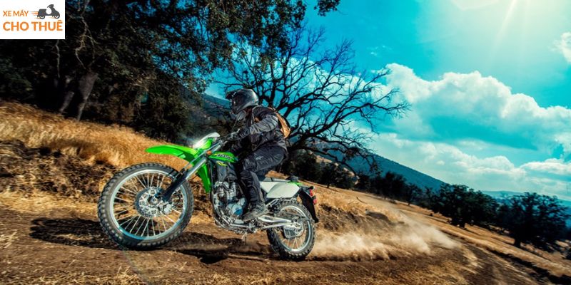 Kawasaki KLX250 – Mẫu xe máy đi phượt đa địa hình, bền bỉ