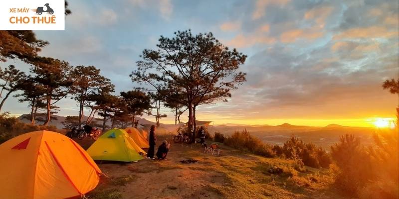 Thung Lũng Vàng trở thành điểm đến lý tưởng cho những đêm cắm trại khó quên!