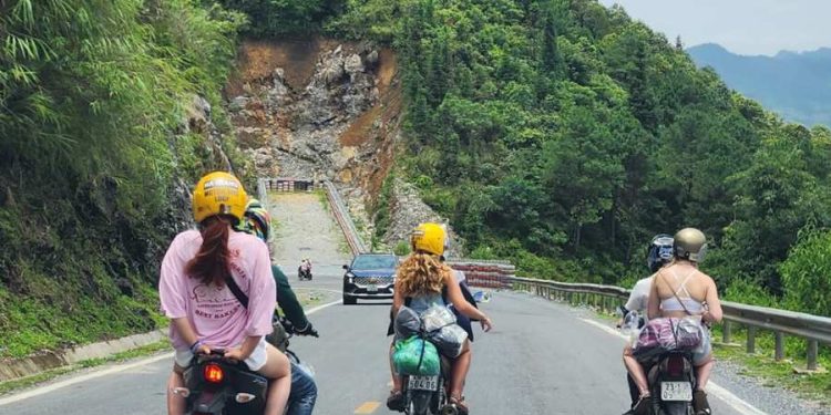 Thuê xe máy Hạ Long